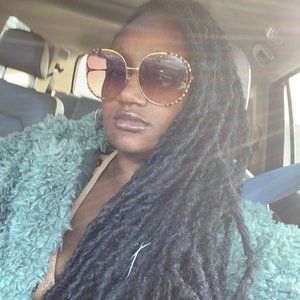 Meet your Posher, Kanisa